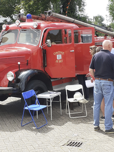 908896 Afbeelding van een brandweerwagen van de gemeente De Bilt, opgesteld bij de Meerndijk te De Meern (gemeente ...